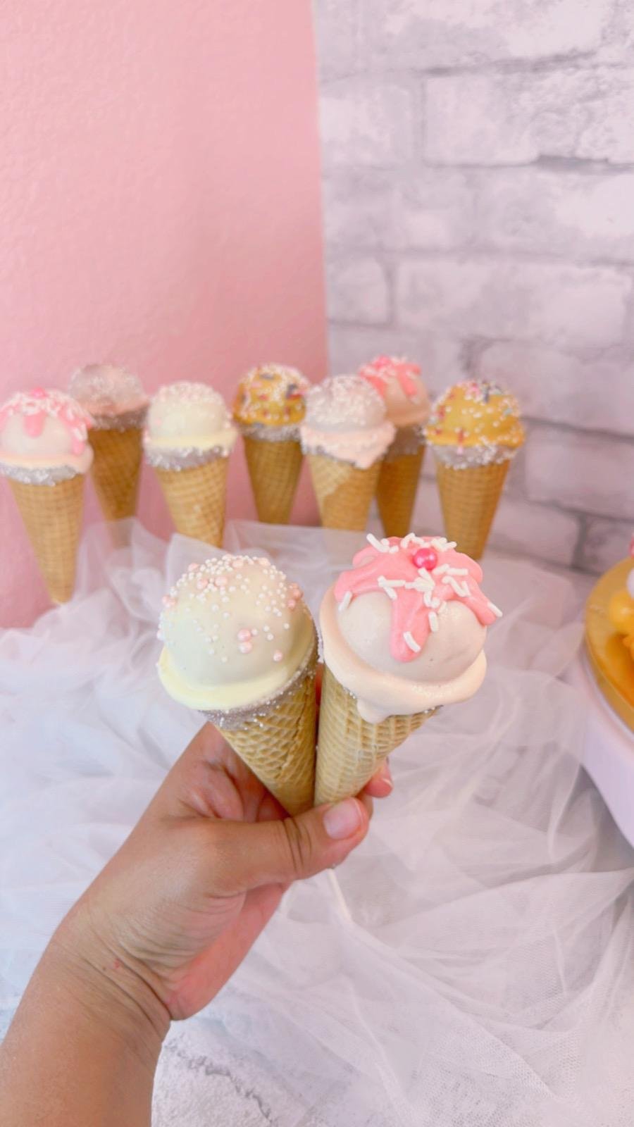 Cakecicles