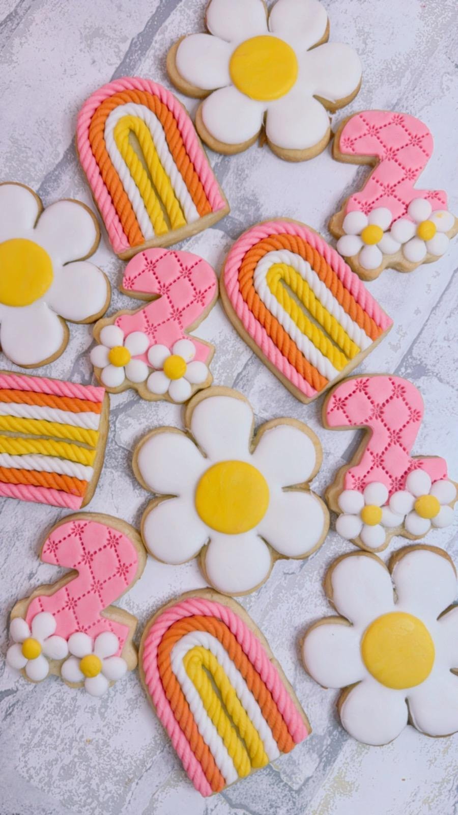 Fondant decorated cookies